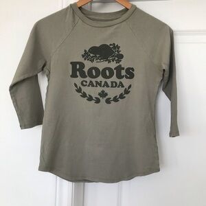Roots 3/4 sleeve baseball tee t- shirt Women’s Size XS